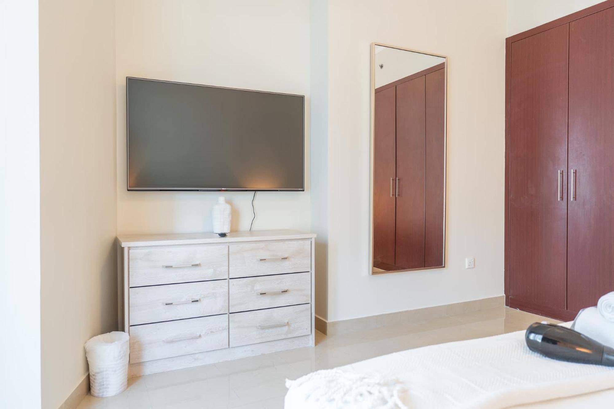 1 Bedroom In The Heart Of Marina * Dubai