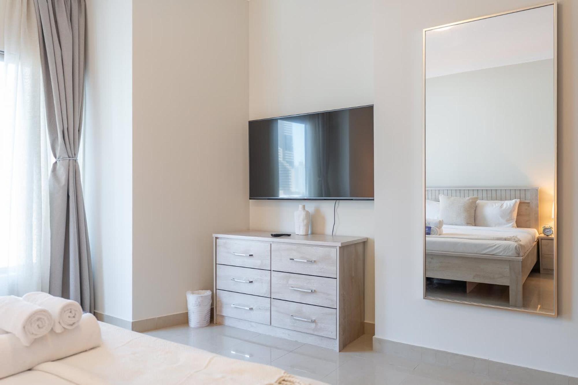 1 Bedroom In The Heart Of Marina Apartment *